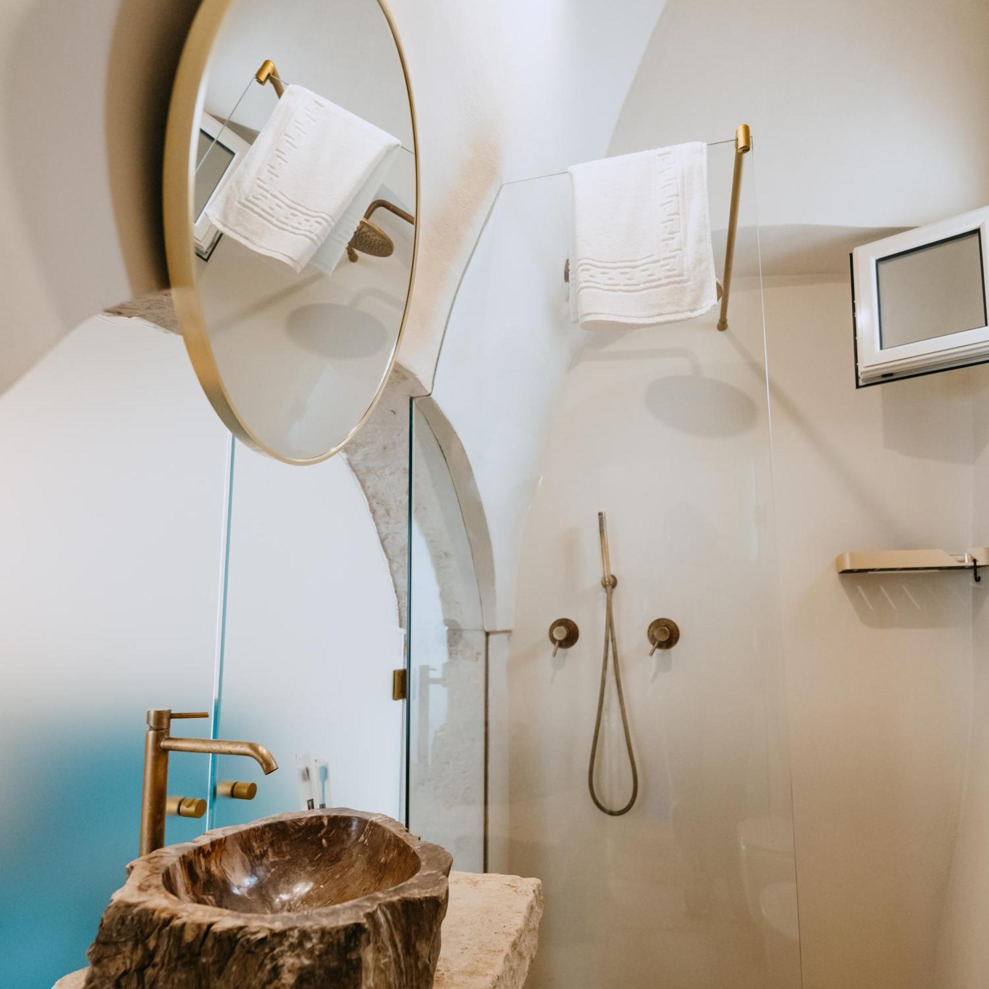 Отель Aroma Luxury Остуни Экстерьер фото